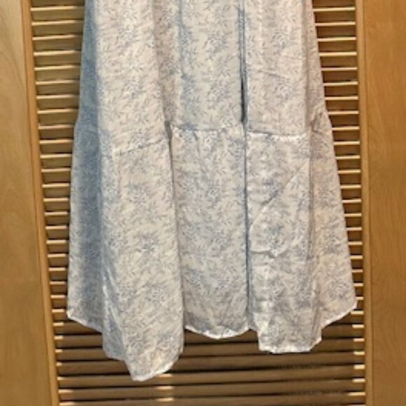 Urban Outfitters blue & white floral maxi dress with buttons - size Large - Picture 2 of 4